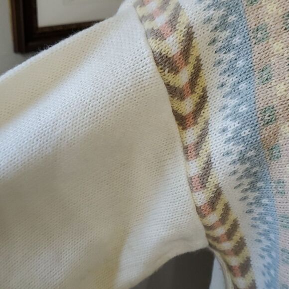 NORTON McNaughton pullover sweater. Beautiful colors. SIZE LARGE. - Picture 3 of 9